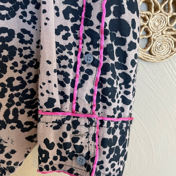 J. Crew Button-up Shirt in Leopard Print, Pink Satin Trim, Size Medium - Picture 9 of 9